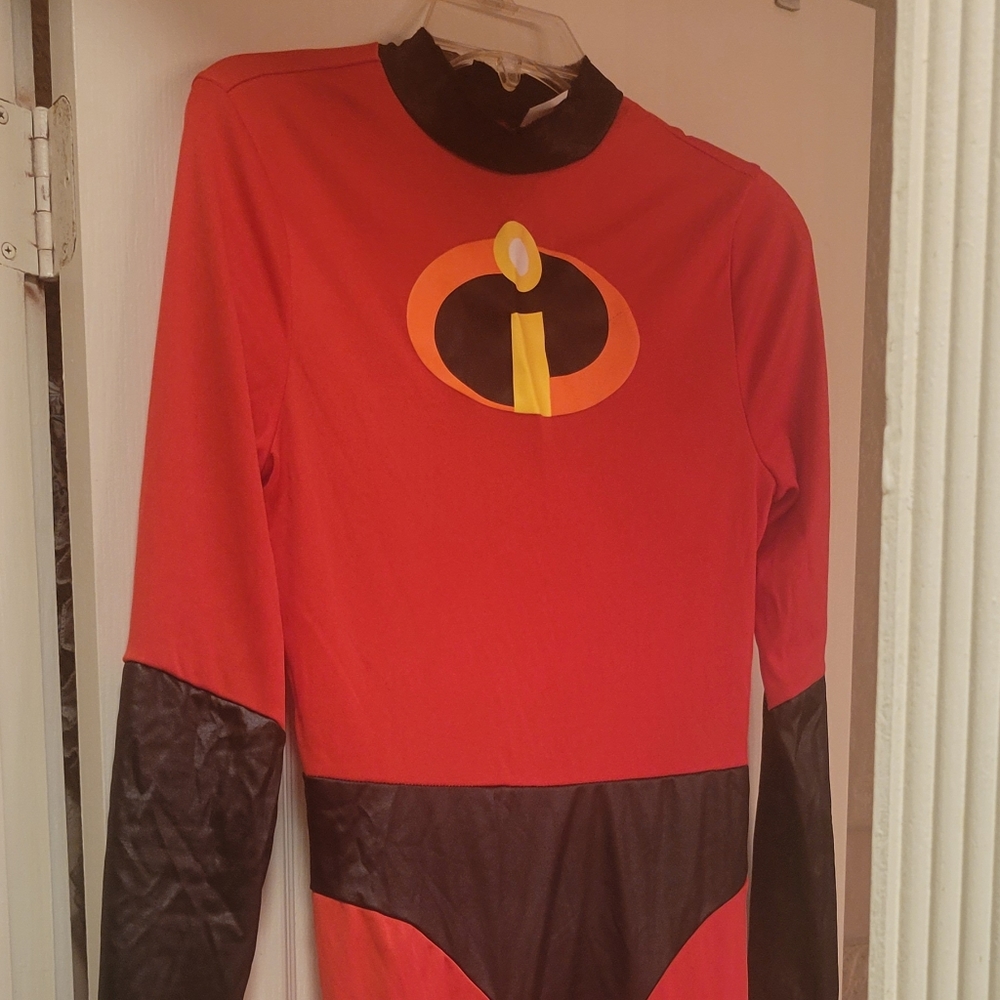 Incredible woman costume , medium